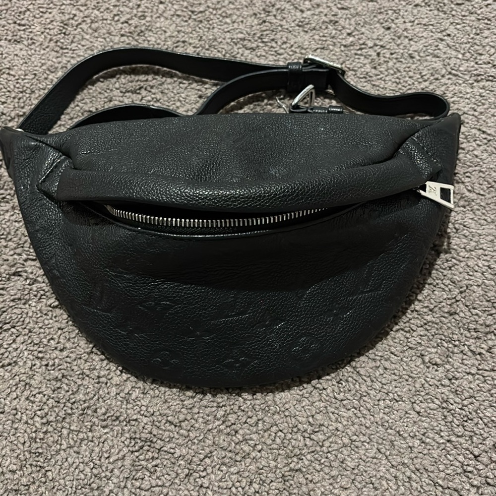LOUIS VUITTON 
Empreinte Uniformes BumBag Black